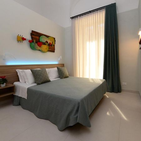 Dimora Del Cuore Guest House In Centro เวียสเต ภายนอก รูปภาพ
