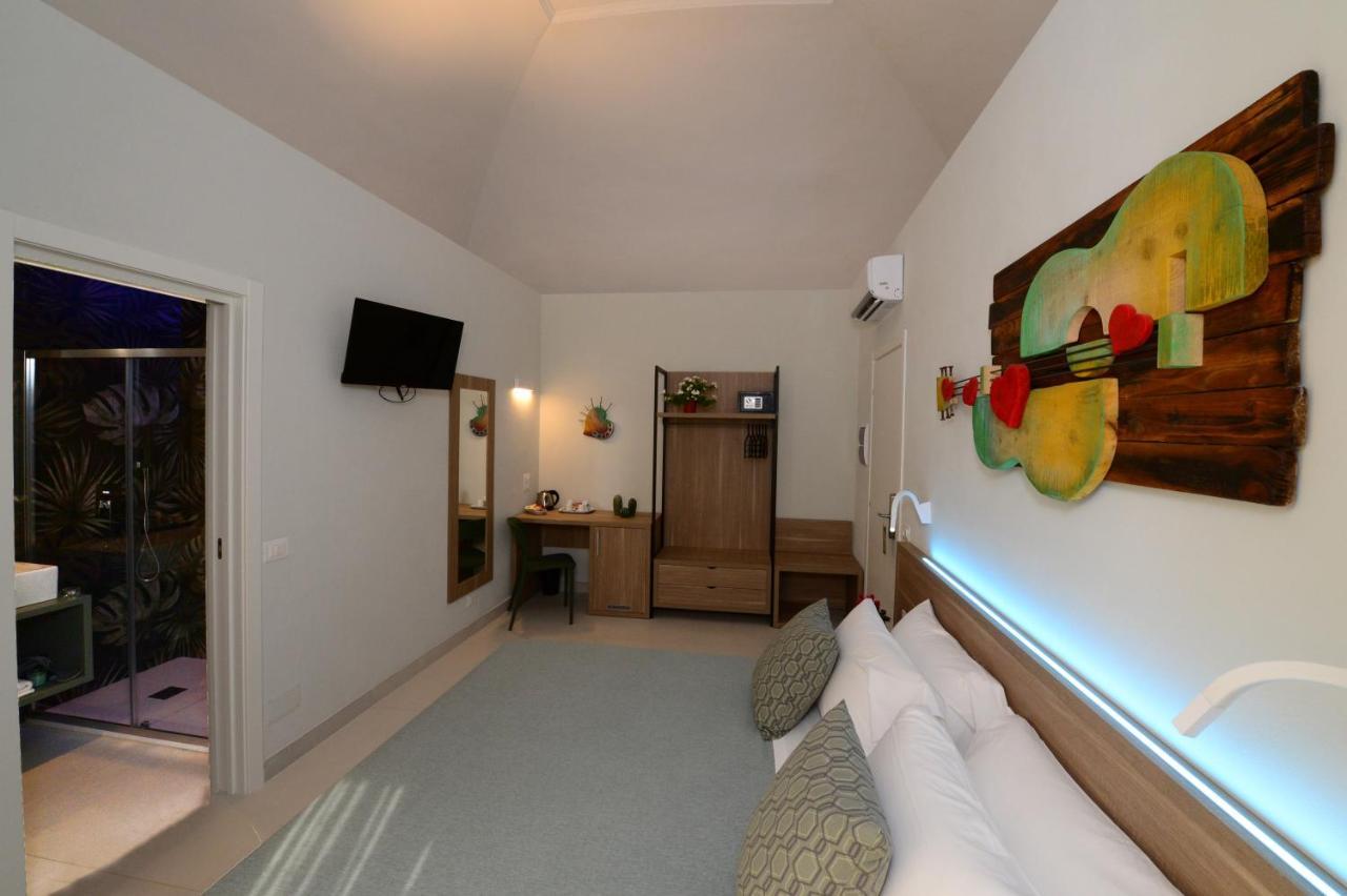 Dimora Del Cuore Guest House In Centro เวียสเต ภายนอก รูปภาพ