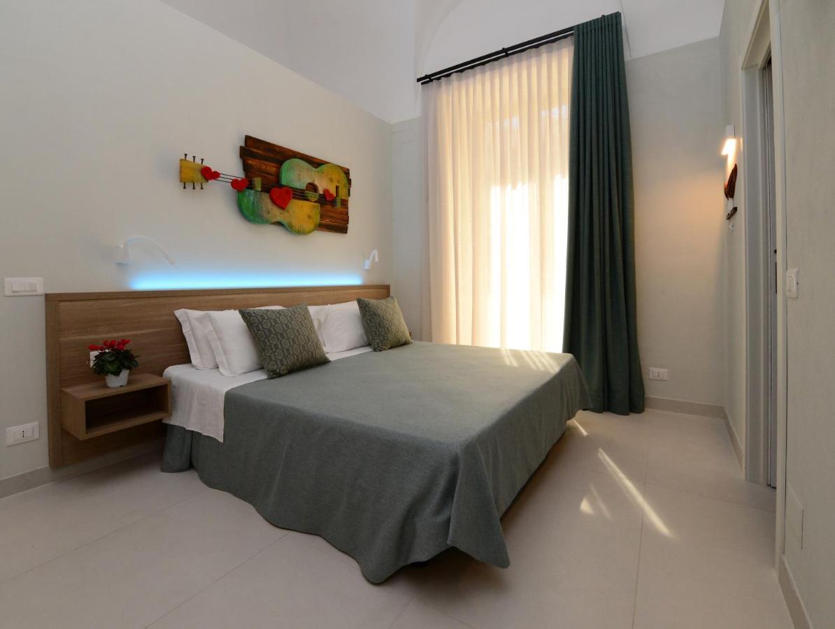 Dimora Del Cuore Guest House In Centro เวียสเต ภายนอก รูปภาพ